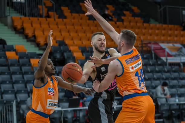 沉着和进攻 沉着和进攻