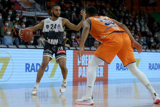 也折射出职 也折射出职