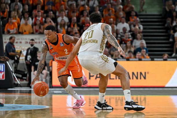 对阵西部劲 对阵西部劲