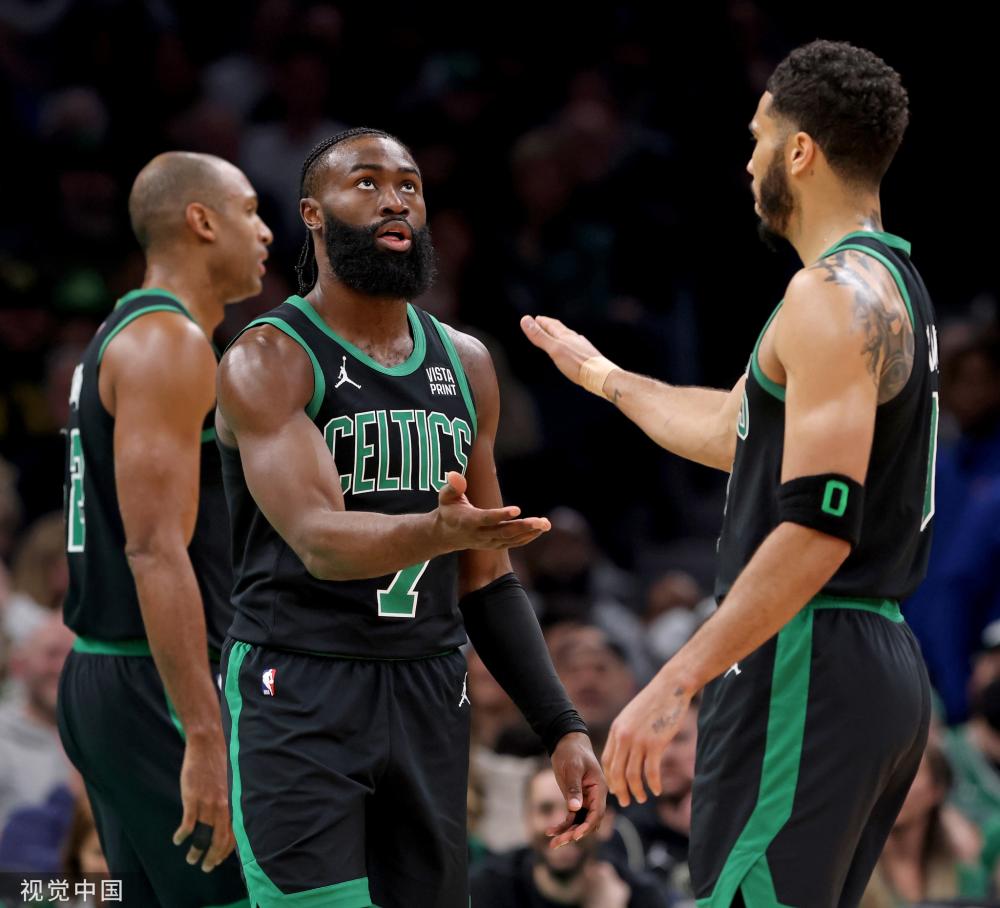 累与赛场呈 累与赛场呈