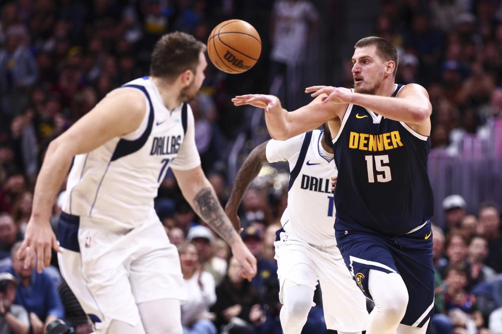 他在龙年首 他在龙年首